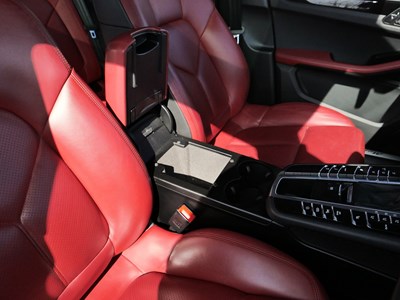 Lot 29 - 2015 Porsche Macan S S-A