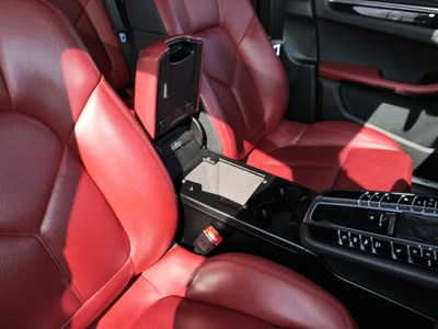 Lot 29 - 2015 Porsche Macan S S-A