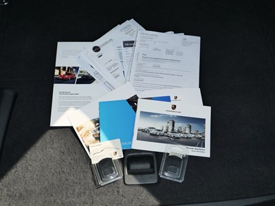 Lot 29 - 2015 Porsche Macan S S-A