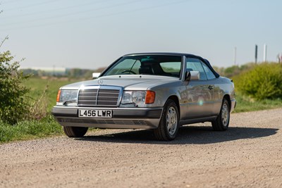 Lot 39 - 1993 Mercedes Benz 320 CE Cabriolet