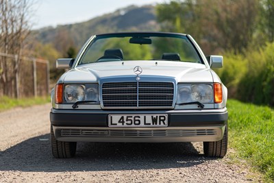 Lot 39 - 1993 Mercedes Benz 320 CE Cabriolet