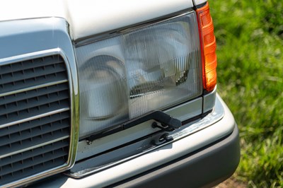 Lot 39 - 1993 Mercedes Benz 320 CE Cabriolet