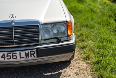 Lot 39 - 1993 Mercedes Benz 320 CE Cabriolet