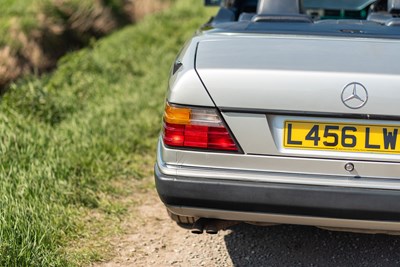 Lot 39 - 1993 Mercedes Benz 320 CE Cabriolet