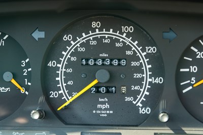 Lot 39 - 1993 Mercedes Benz 320 CE Cabriolet