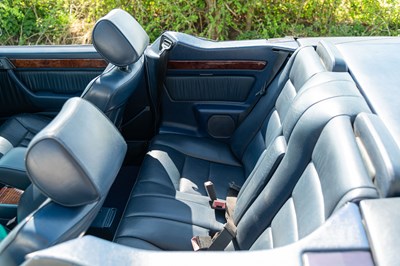 Lot 39 - 1993 Mercedes Benz 320 CE Cabriolet
