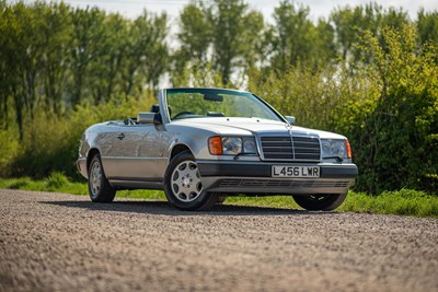 Lot 39 - 1993 Mercedes Benz 320 CE Cabriolet
