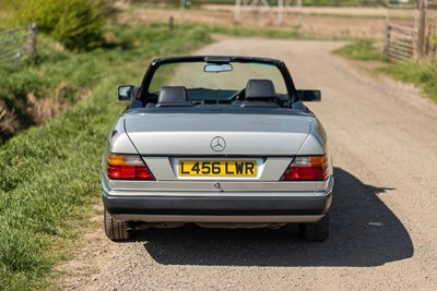 Lot 39 - 1993 Mercedes Benz 320 CE Cabriolet