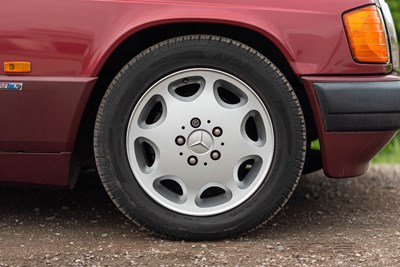 Lot 40 - 1993 Mercedes 190E Sportline