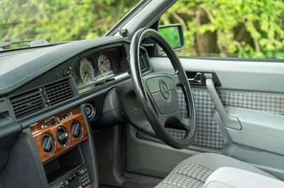Lot 40 - 1993 Mercedes 190E Sportline