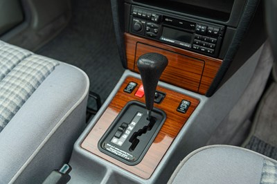Lot 40 - 1993 Mercedes 190E Sportline