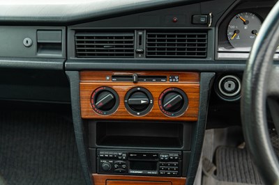 Lot 40 - 1993 Mercedes 190E Sportline