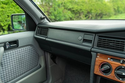 Lot 40 - 1993 Mercedes 190E Sportline