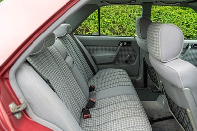 Lot 40 - 1993 Mercedes 190E Sportline