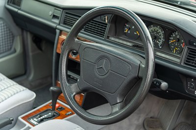 Lot 40 - 1993 Mercedes 190E Sportline