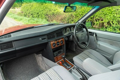Lot 40 - 1993 Mercedes 190E Sportline