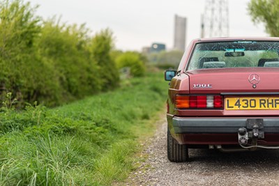 Lot 40 - 1993 Mercedes 190E Sportline