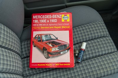 Lot 40 - 1993 Mercedes 190E Sportline