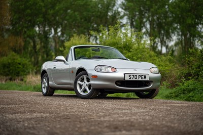 Lot 4 - 1998 Mazda MX-5