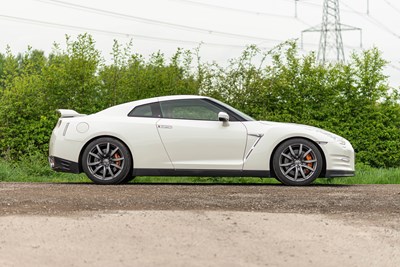 Lot 55 - 2016 Nissan R35 GT-R Recaro