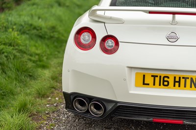 Lot 55 - 2016 Nissan R35 GT-R Recaro
