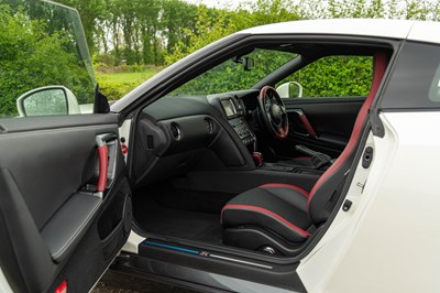 Lot 55 - 2016 Nissan R35 GT-R Recaro