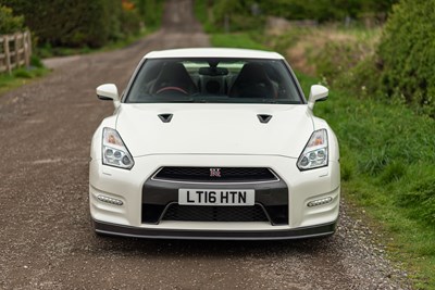 Lot 55 - 2016 Nissan R35 GT-R Recaro