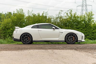 Lot 56 - 2017 Nissan R35 GT-R Recaro