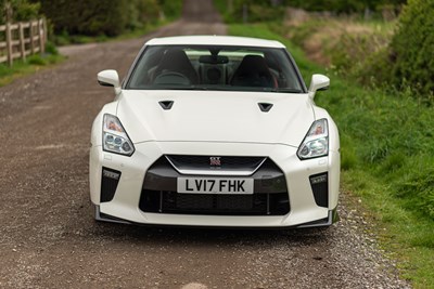 Lot 56 - 2017 Nissan R35 GT-R Recaro
