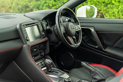 Lot 56 - 2017 Nissan R35 GT-R Recaro