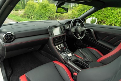 Lot 56 - 2017 Nissan R35 GT-R Recaro