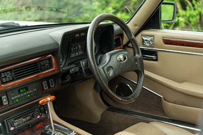Lot 49 - 1989 Jaguar XJS V12 Convertible