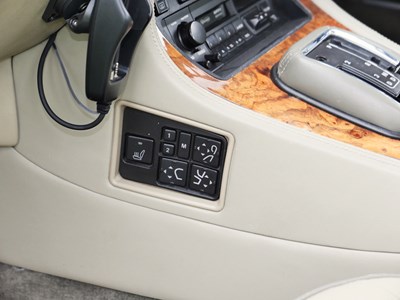 Lot 44 - 1994 Daimler Double-Six