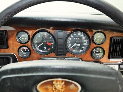 Lot 71 - 1976 Jaguar XJ6 4.2 Litre