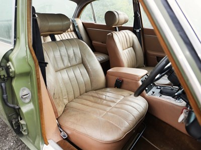 Lot 71 - 1976 Jaguar XJ6 4.2 Litre