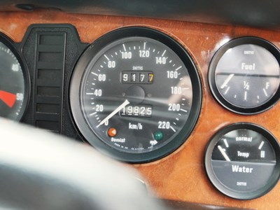 Lot 71 - 1976 Jaguar XJ6 4.2 Litre