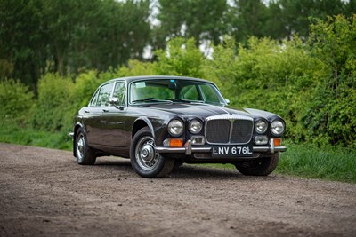 Lot 9 - 1973 Daimler Double-Six Vanden Plas Series 1