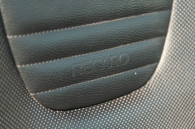 Lot 81 - 2004 Ford Mondeo ST220