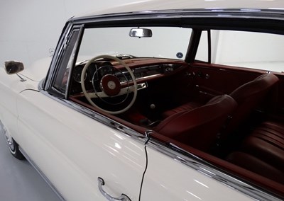 Lot 61 - 1962 Mercedes-Benz 220 SEB
