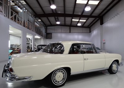Lot 61 - 1962 Mercedes-Benz 220 SEB