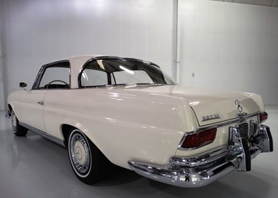 Lot 61 - 1962 Mercedes-Benz 220 SEB