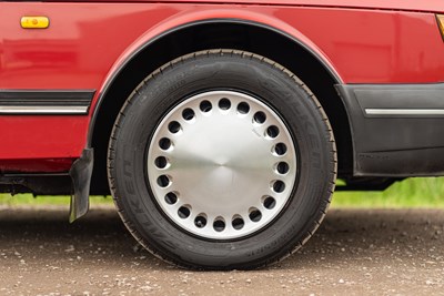 Lot 23 - 1989 Saab 900i