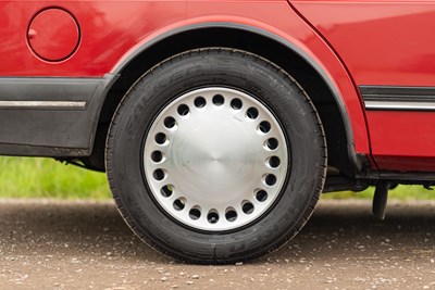 Lot 23 - 1989 Saab 900i