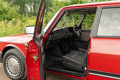 Lot 23 - 1989 Saab 900i