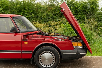 Lot 23 - 1989 Saab 900i