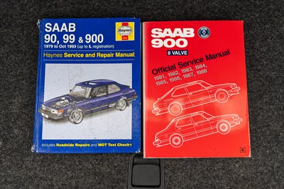 Lot 23 - 1989 Saab 900i