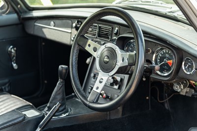 Lot 6 - 1974 MGB GT