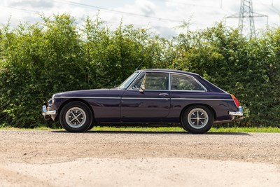 Lot 6 - 1974 MGB GT