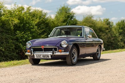 Lot 6 - 1974 MGB GT
