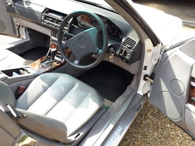 Lot 70 - 1994 Mercedes-Benz SL 320 Sports